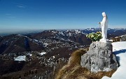 33 Madonnina della Cornagera con vista su Selvino